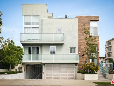 108 S Croft Ave APT 103