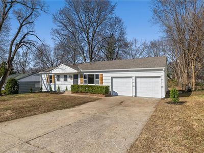 6810 Fairlane Dr