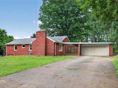5 Seneca Dr