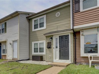 1075 Commonwealth Pl