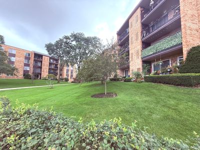 502 W Huntington Commons Rd APT 438