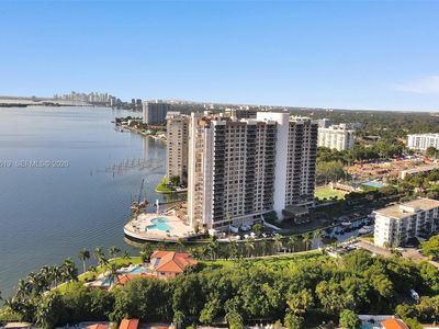1800 NE 114th St APT 1502