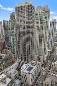 30 E Huron St APT 1207