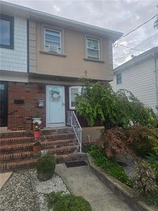 135 Reid Ave