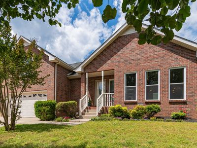 110 W Braxton Ln