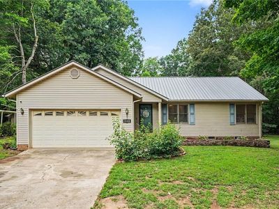 1848 Woodglo Dr