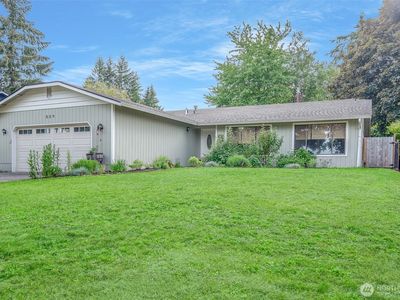 809 Cardigan Street NW