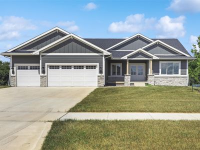 475 SE Walnut Woods Dr