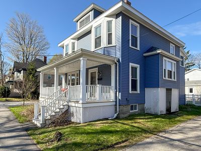 374 Center Street