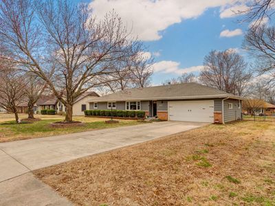 4059 S Broadway Avenue