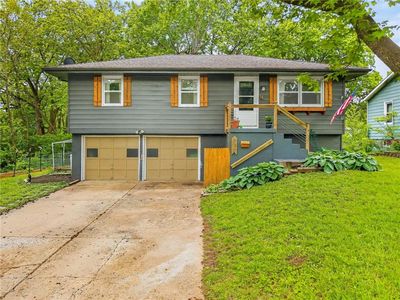 825 SW Pleasant Dr