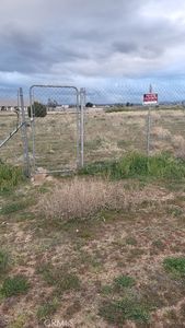 Property at 8785 Bonanza Rd, Phelan, CA