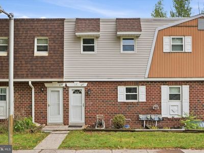 631 Village Ln