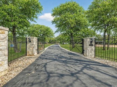 101 CIBOLO HOLLOW N
