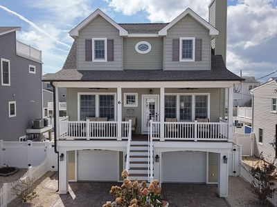 6 W Sand Dune Ln