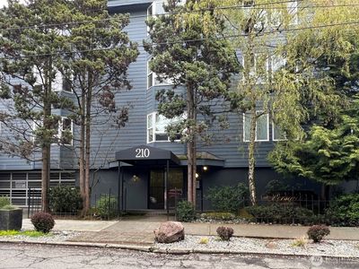 210 Boylston Avenue E #103