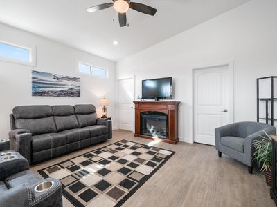 724 EMERALD Drive