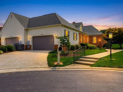 1049 Greenside Ct