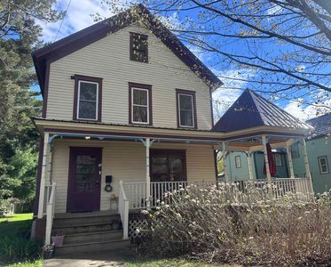 1 1/2 Chestnut St