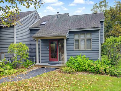 5 Valleywood Ln