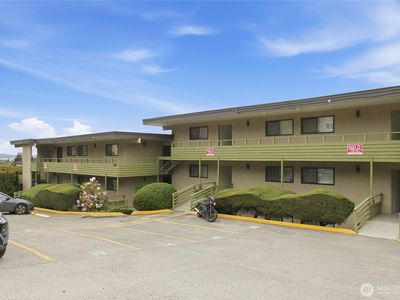 2820 15th Avenue W