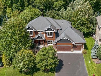 6415 Queensland Ln N