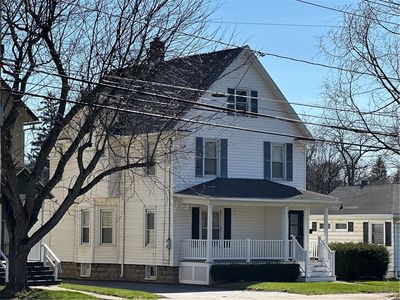 257 W North St