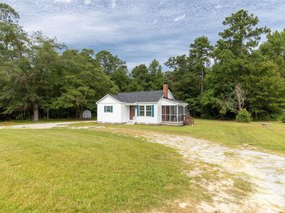 1107 E Doc Garris Rd