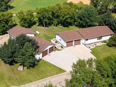 215 3rd Ave W