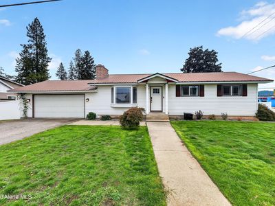 16 E Lincoln Ave
