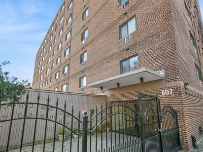 607 W Wrightwood Ave APT 809