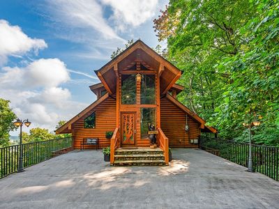 Property at 2208 Saint Moritz Ct, Gatlinburg, TN