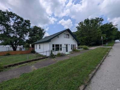 105 W College St