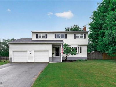 6 Bunker Hill Drive
