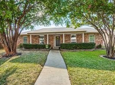 6005 Blair Oaks Dr