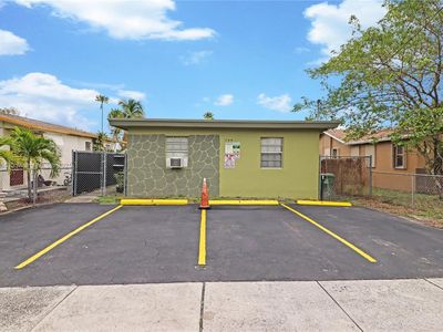 Property at 744 NW 5th Ct, Hallandale Beach, FL
