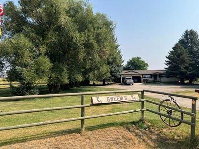 15 Pine Ln