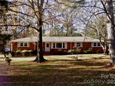 7029 Linda Lake Dr