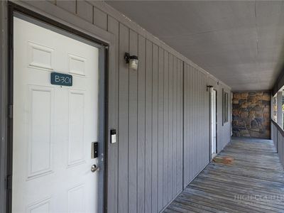 521 Meadowview Drives #B301