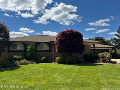 Property at 37351 Andrew Dr, Sterling Heights, MI