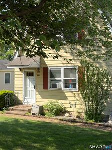 Property at 687-689 West Main Street, Branford, CT