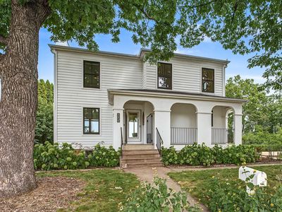 225 Mount Hope Dr