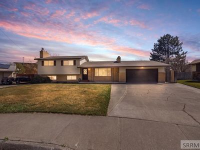 1920 Riviera Cir