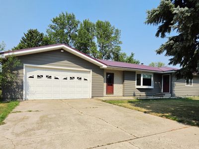 303 Manor Ave S