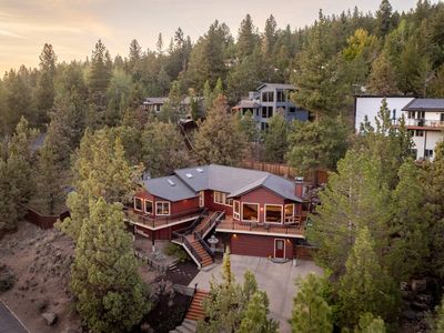 2068 NW Cascade View Dr