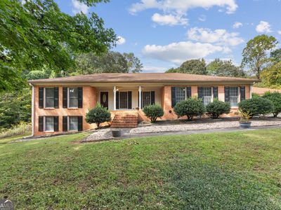 2570 Benton Dr