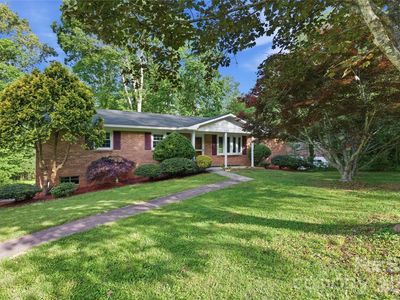 123 Castleton Ln