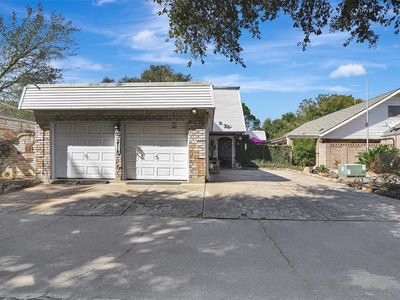 2718 Kissing Camel Ct
