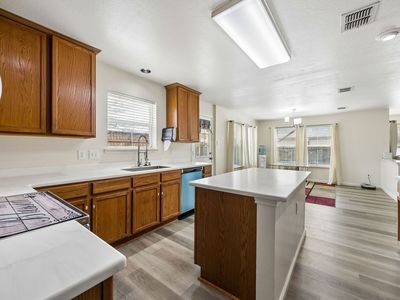4706 Creekview Ln