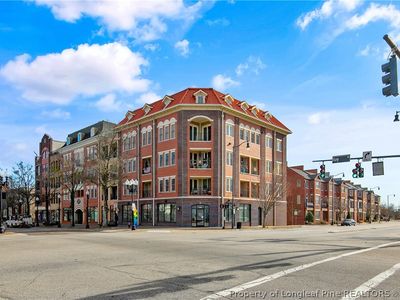 325 Hay St Ste 207
